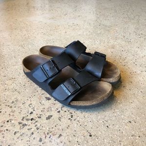 Birkenstock Arizona in Oiled Black Leather